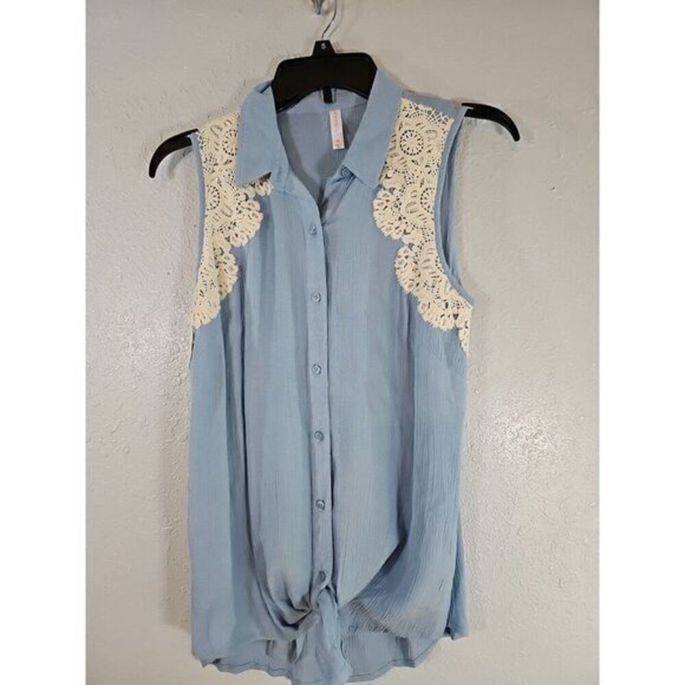 XHILARATION Chambray Button Down‎ Tank WesternMedium Blue